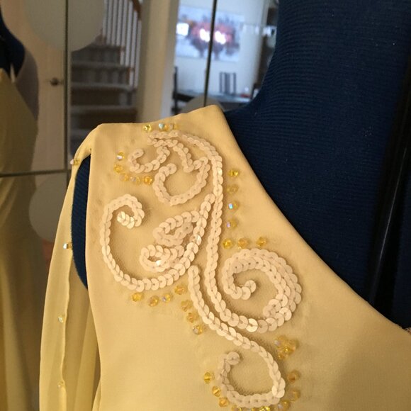 Light yellow lyrical dress - Picture 3 of 5